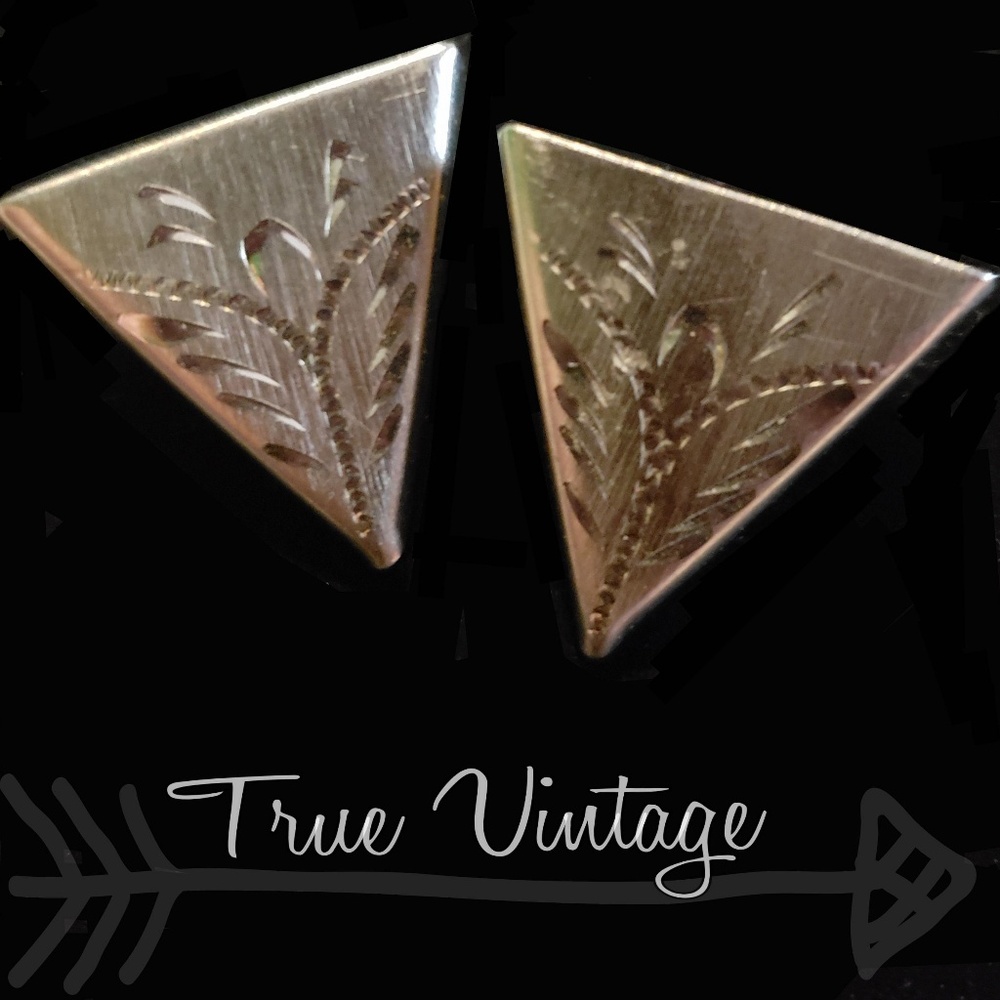 Vintage silver tone collar tips